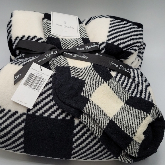Vera Bradley pearl buffalo check wearable blanket & cozy sock bundle - Picture 1 of 6